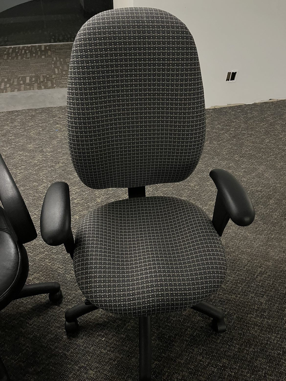 Office chairs - photo 4