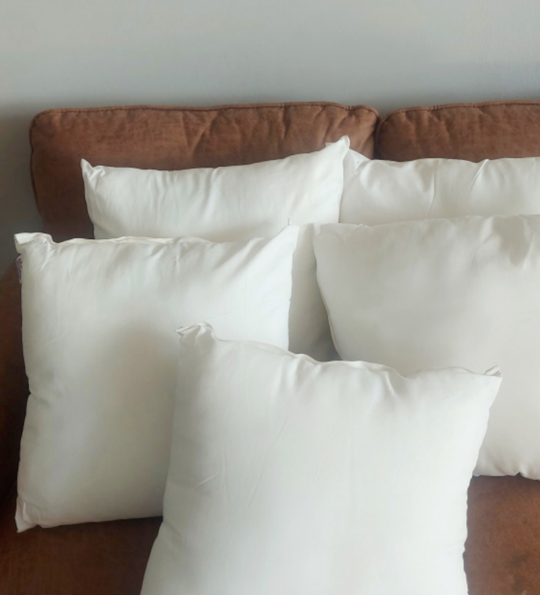 Spotless Set of 5 Throw pillow inserts 16 x 16in in great shape thumbnail