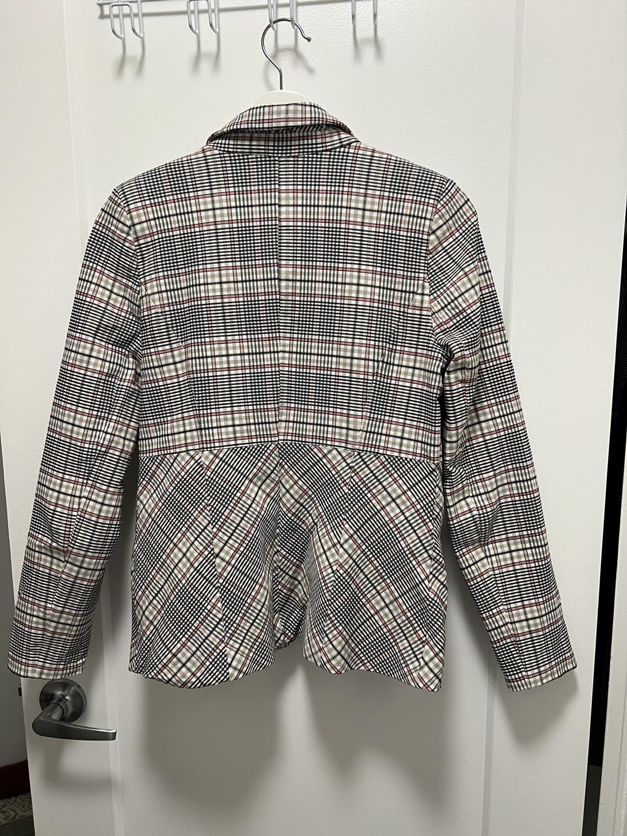 Women blazer image indicator(2)