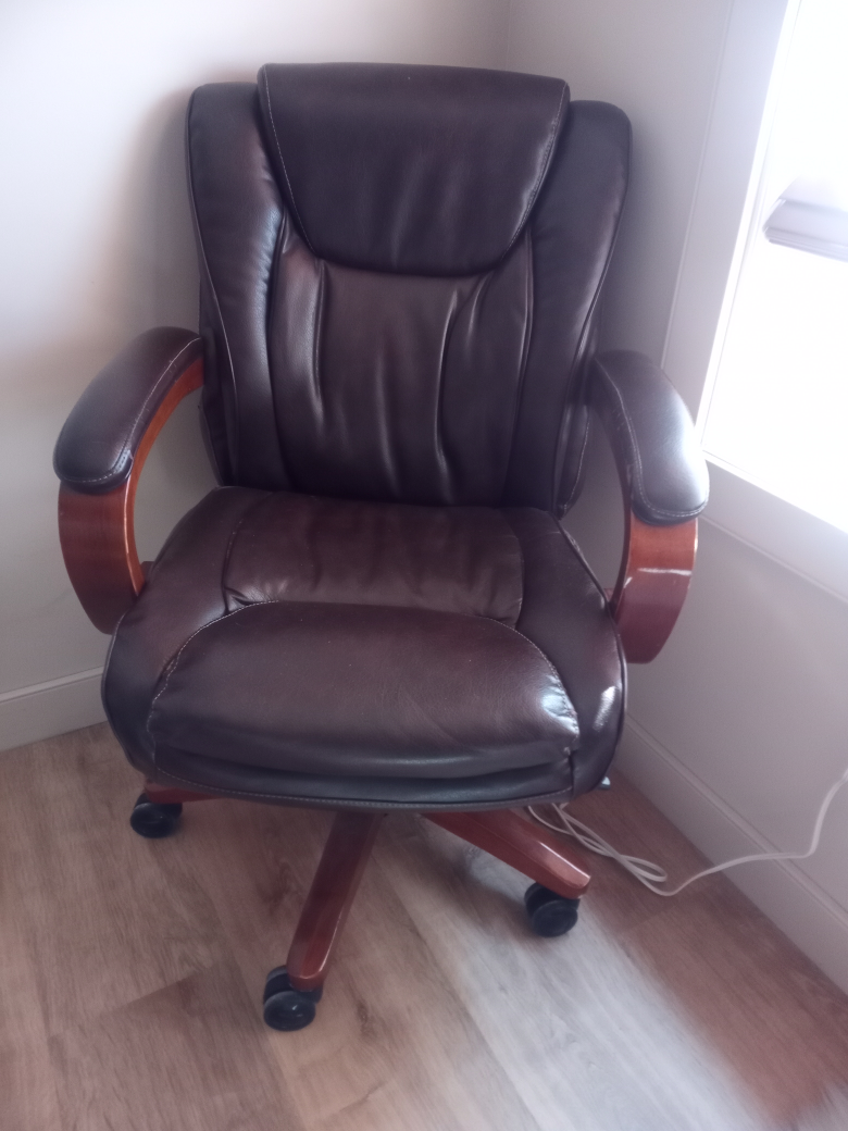 Comfy leather lazy boy computer chair image indicator(2)