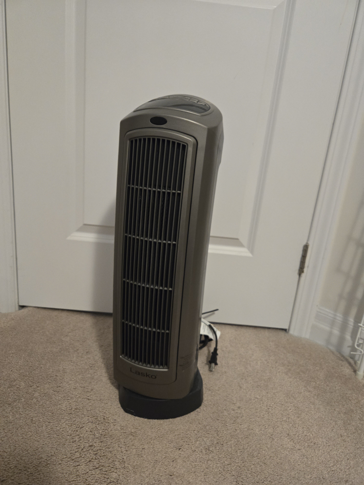 Lasko Oscillating Digital Ceramic Tower Heater