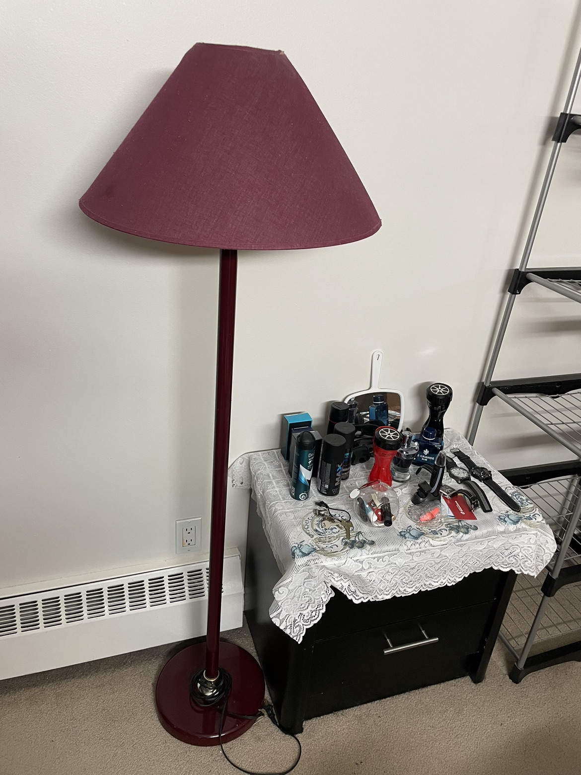 Table bedroom with one lamp - photo 2