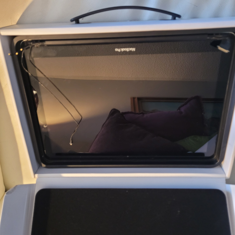 macbook pro (several) ENTIRE LOT image indicator(3)