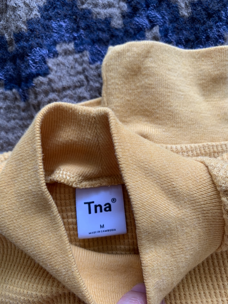 Aritzia TNA crop top - photo 4