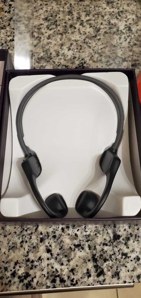 BNIB waterproof headphoes image indicator(2)