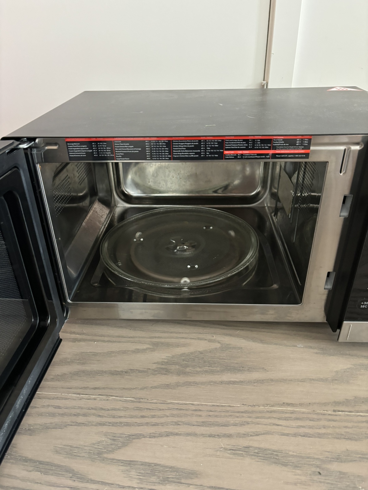 Galanz Air Fry Microwave Oven - photo 2