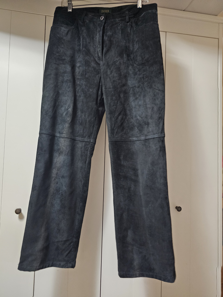 Danier woman's suede pants