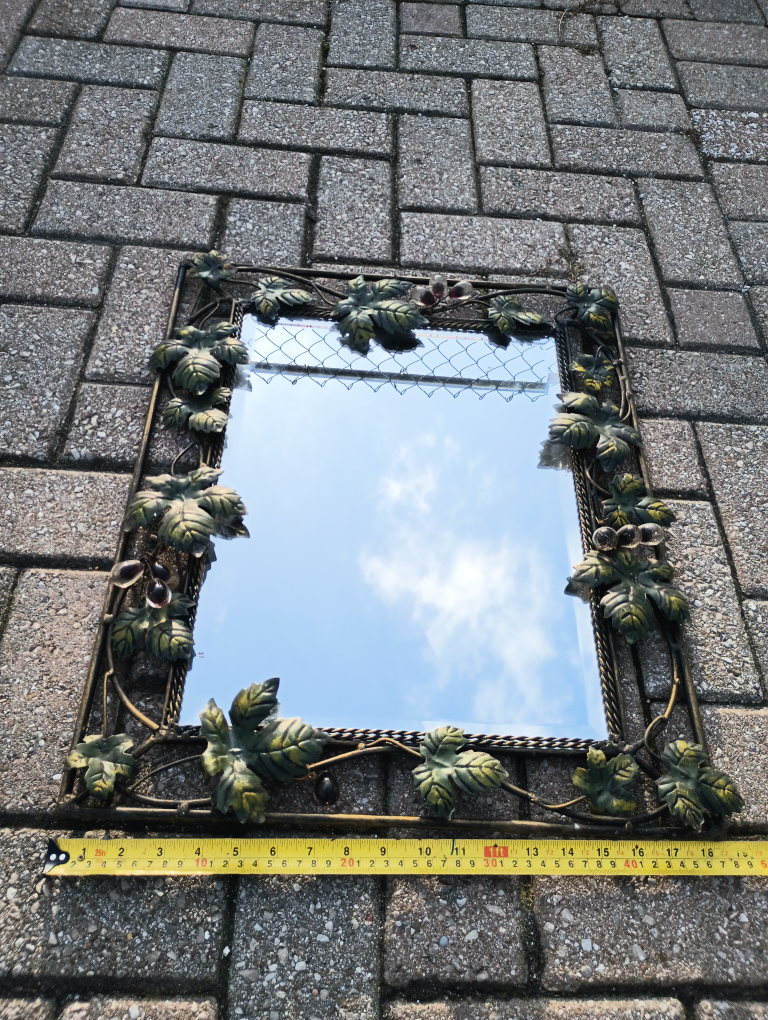 Grapevine Metal Mirror image indicator(3)