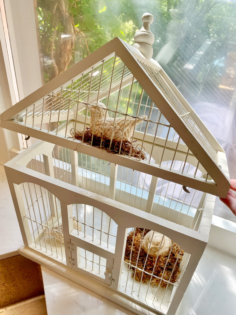 Super cute large birdcage w/ 3 ceramic antiqued birds & nest. image indicator(5)