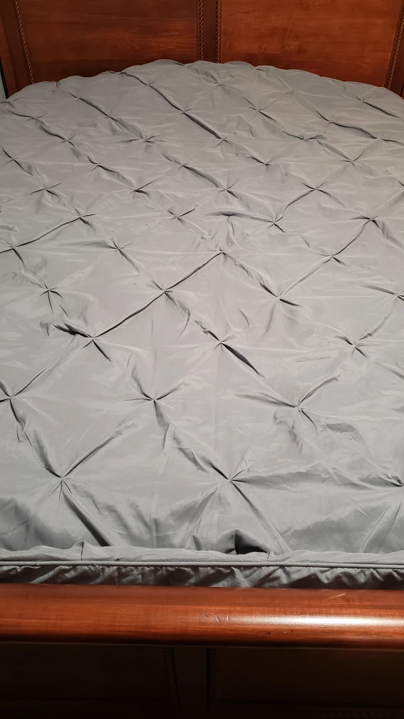 Queen Size Gray Comforter thumbnail