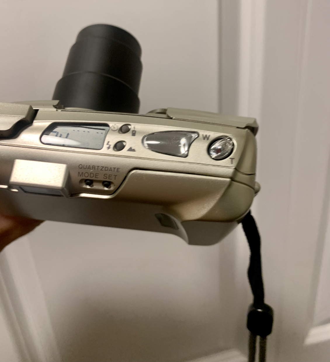 Olympus u [mju:]-II Zoom 80 All Weather 35mm Point & Shoot image indicator(2)