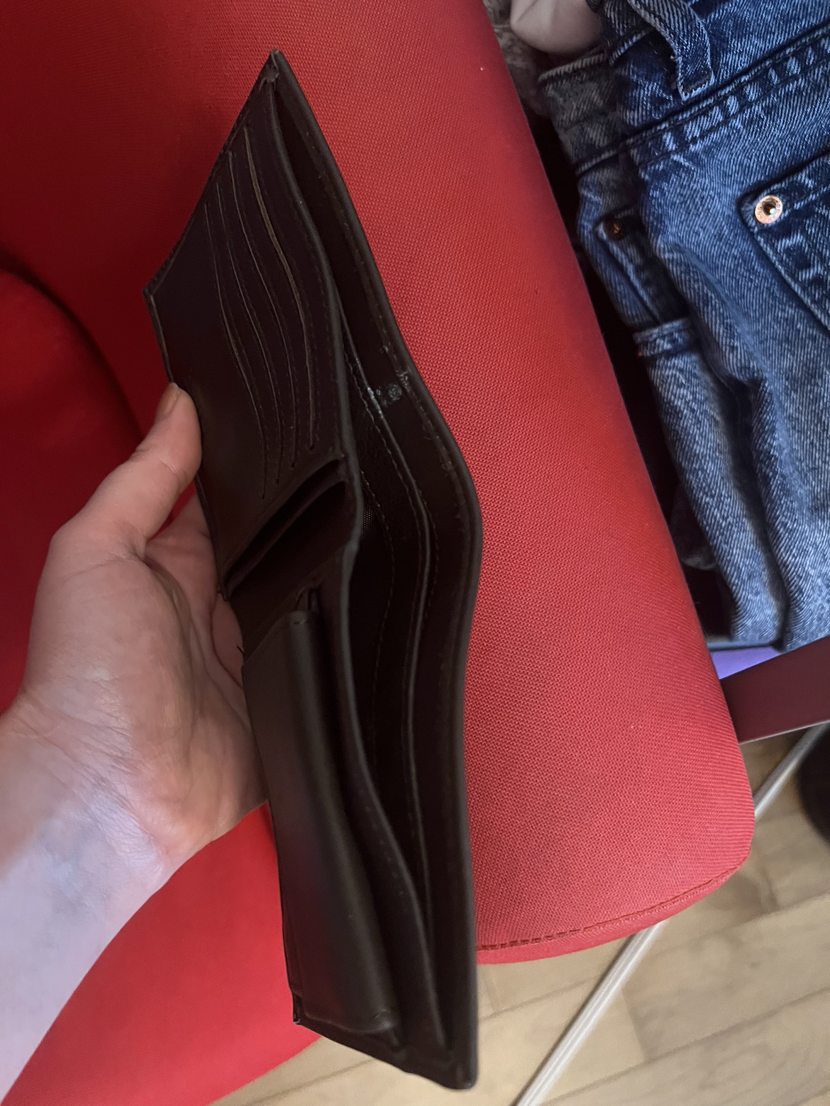 Levi Strauss & co Unisex Wallet image indicator(4)