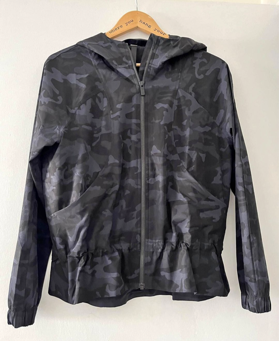 Lululemon pack it up jacket size 6 thumbnail