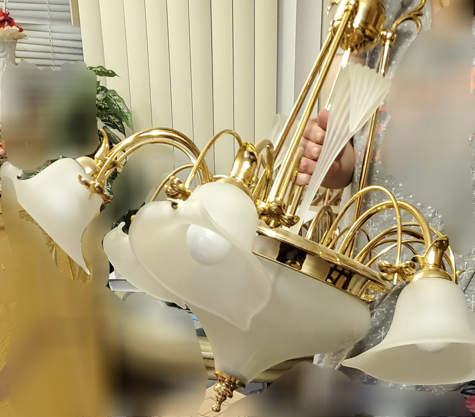 Chandelier thumbnail