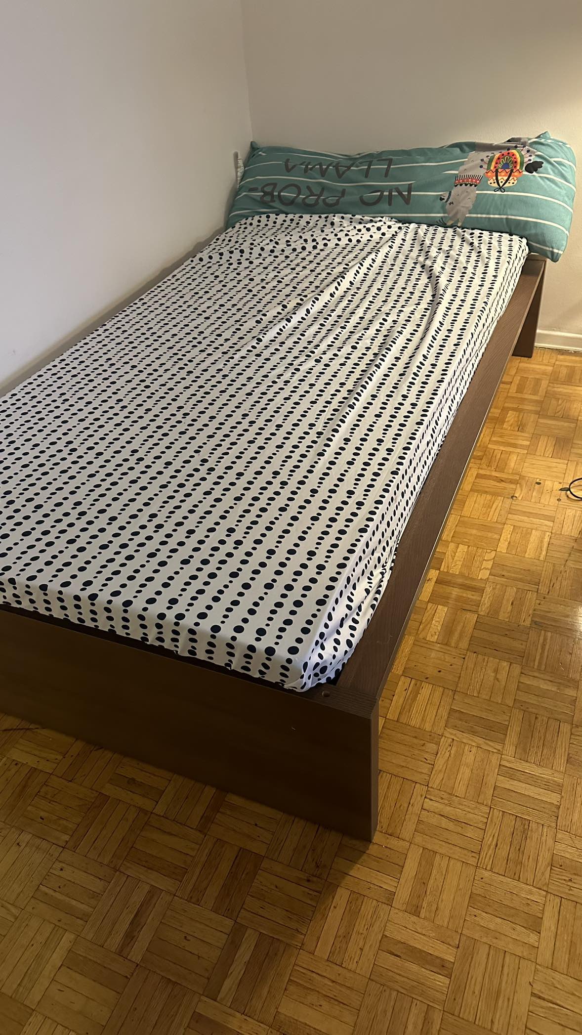 Single Bed Frame with Ikea Mattress - photo 5