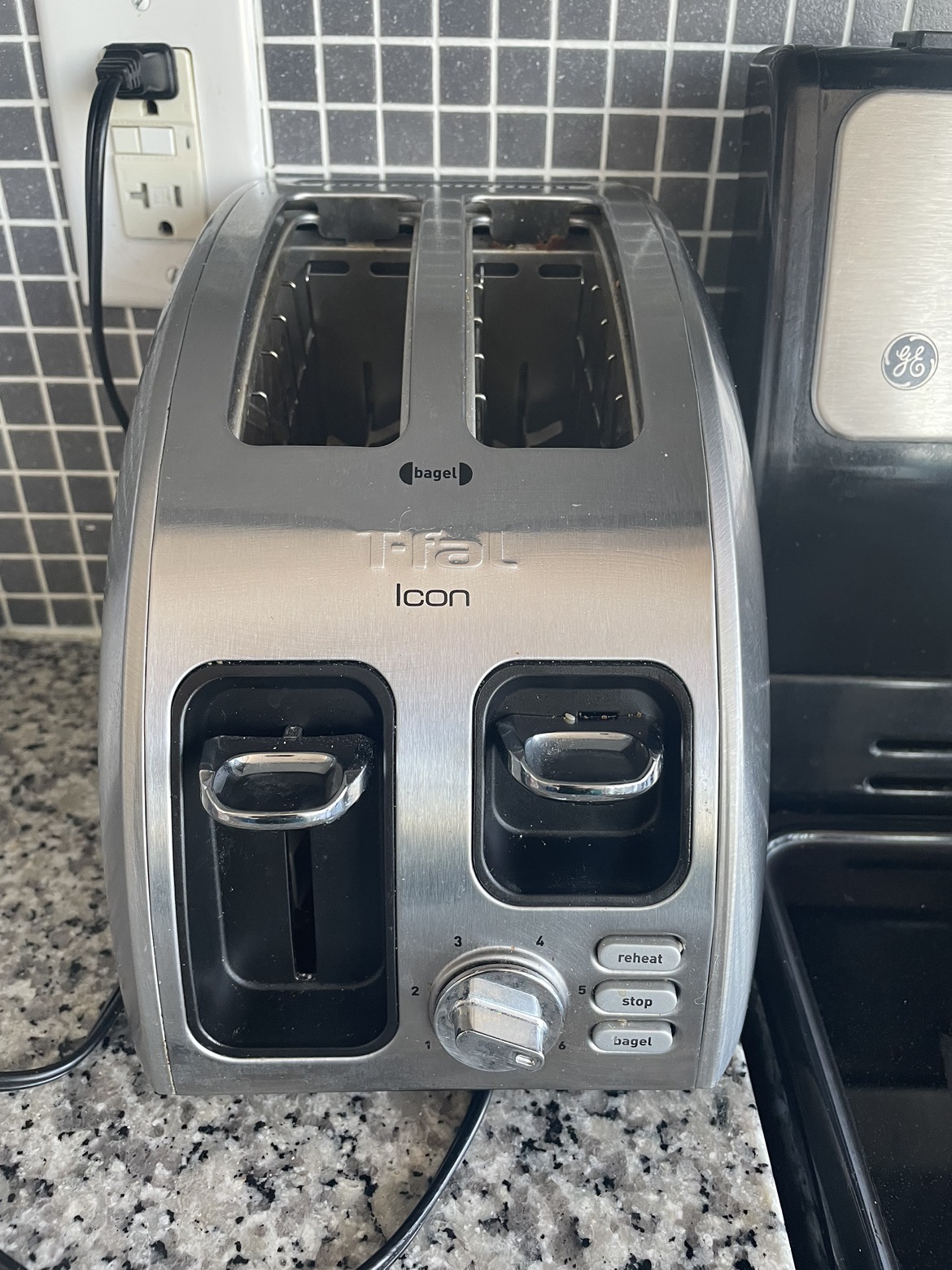 T-Fal Toaster (2- slice) thumbnail