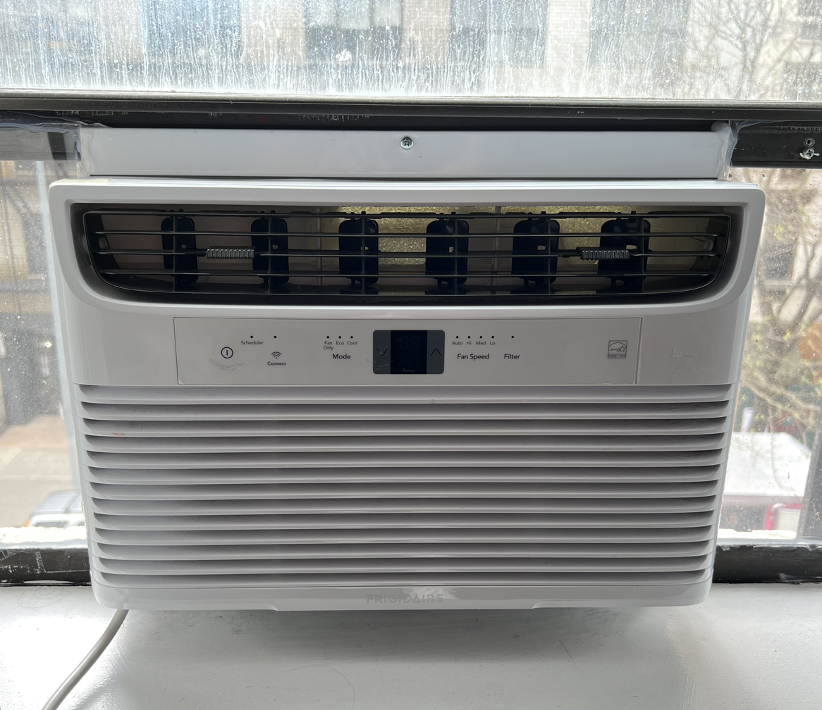 Air Conditioner - Frigidaire - photo 2
