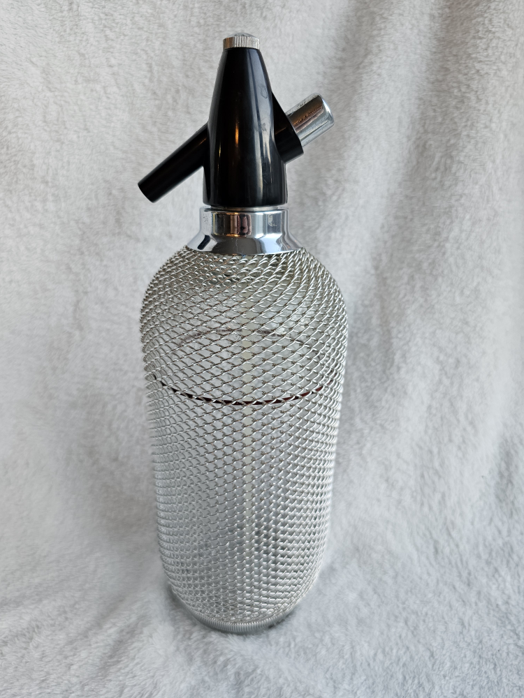 Vintage Soda Siphon Seltzer Bottle Canister Metal Chain Mail image indicator(2)