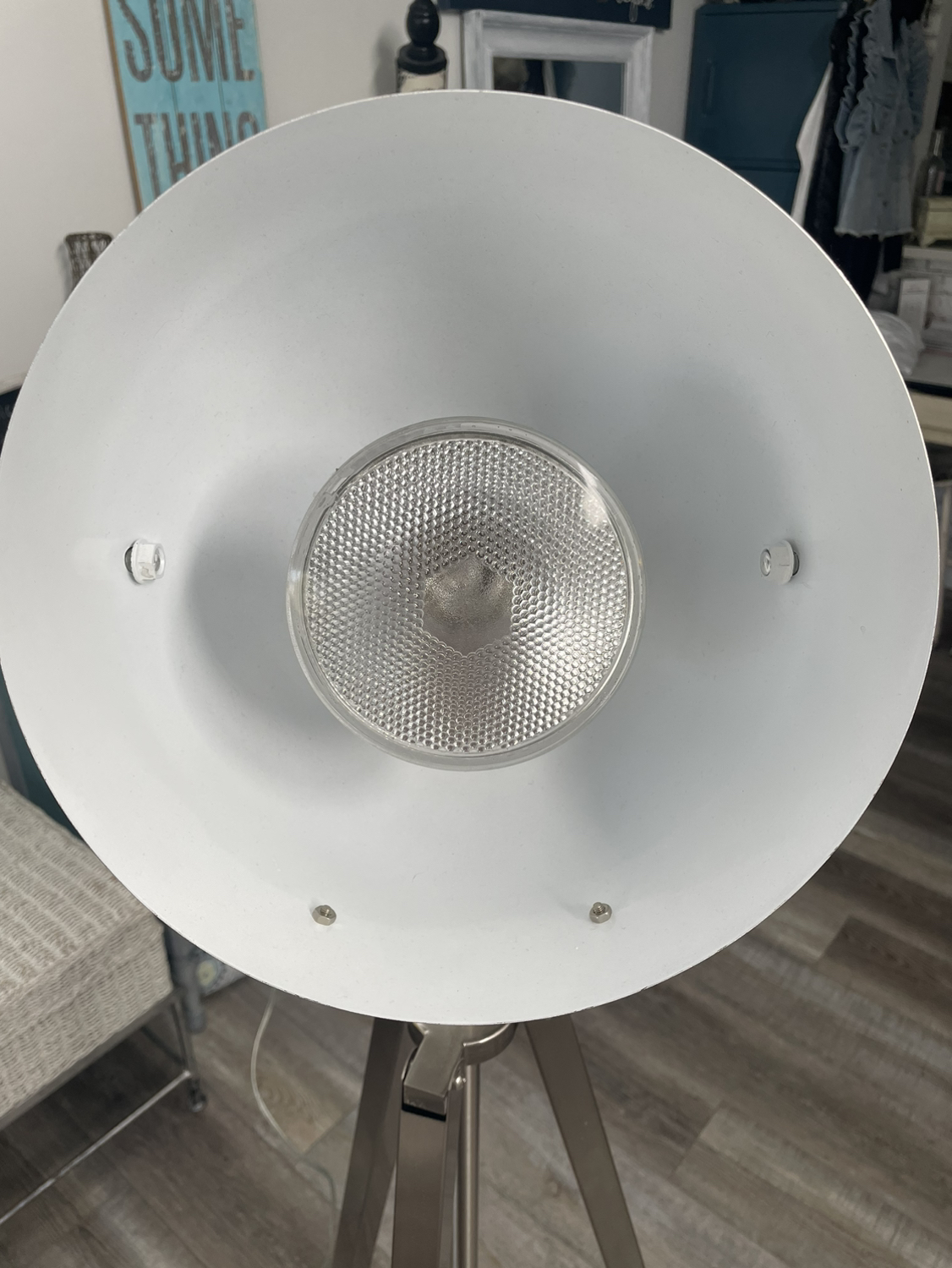 Tripod Standing Lamp - pending P/U - photo 3
