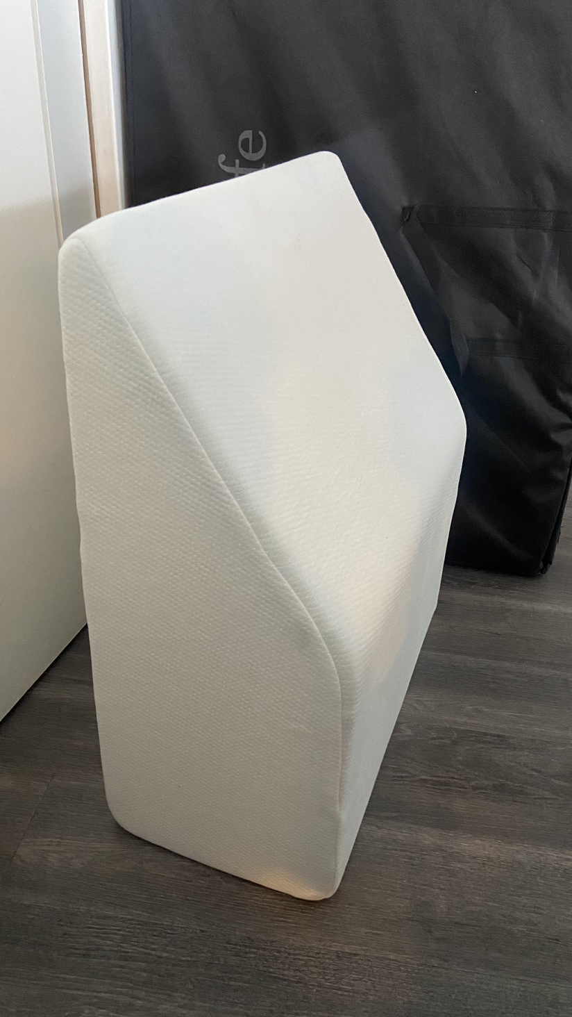 Elevated lash pillow thumbnail