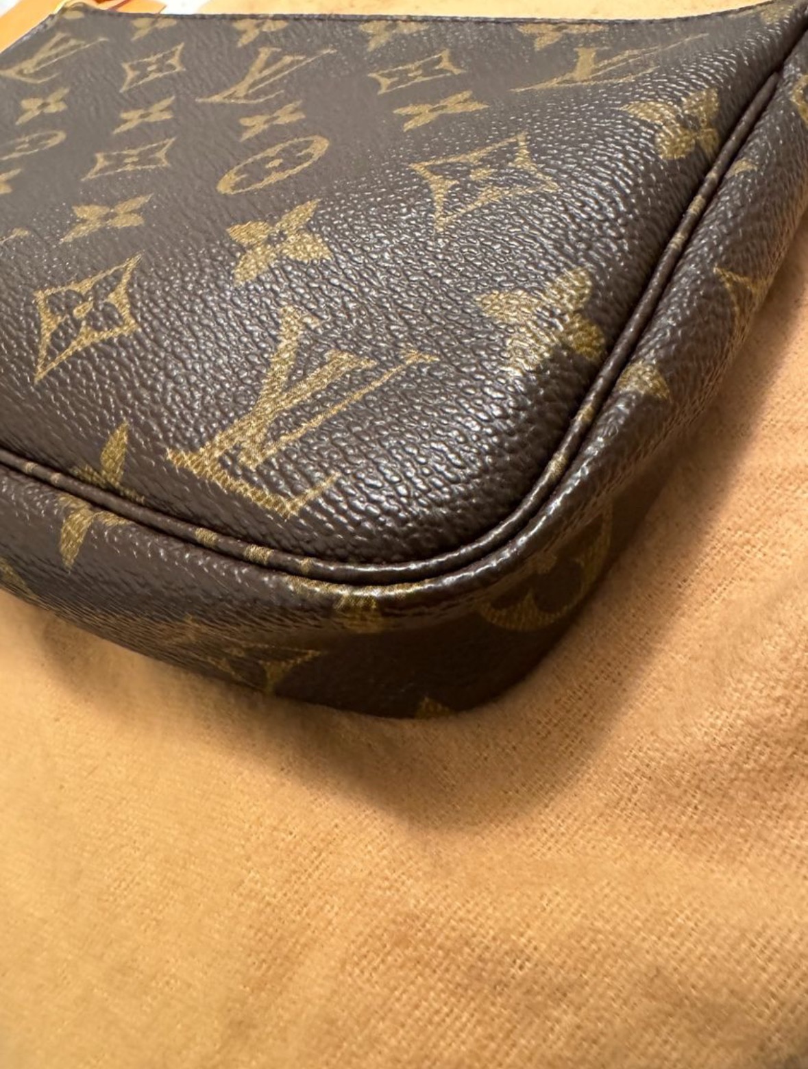 Louis Vuitton Pochette/Strap Bundle image indicator(4)