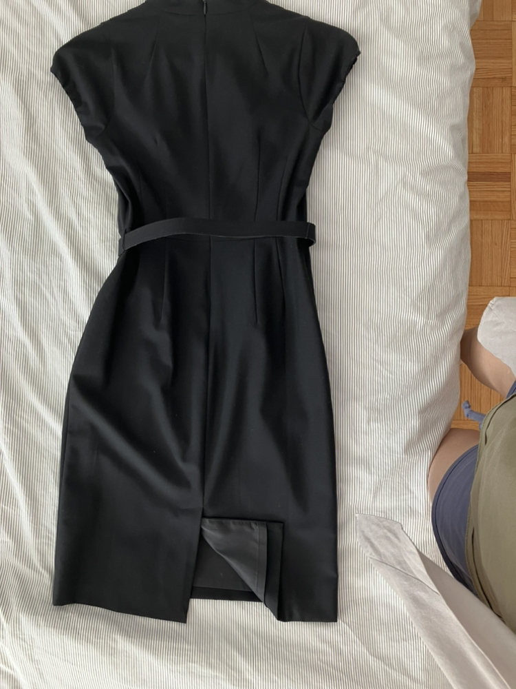 Sleeveless black dress - photo 4