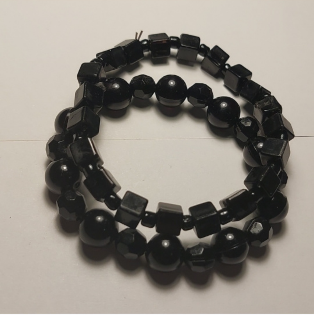 Vintage Black Jewellery Set image indicator(3)