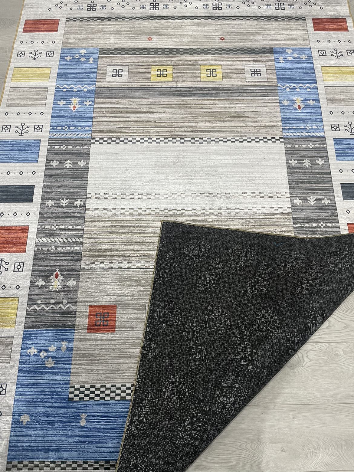 Brand new/ Large /Lightweight Carpet - photo 2