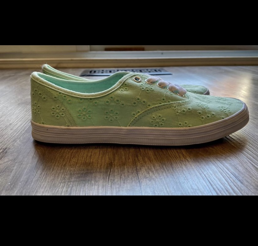 Pastel Green Canvas Women’s Shoe image indicator(5)