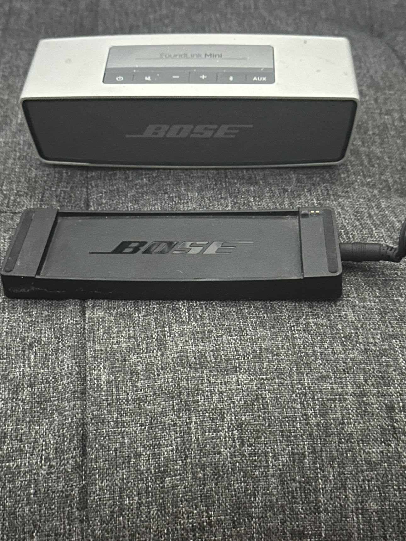 7” mini BOSE speaker with charging dock image indicator(4)