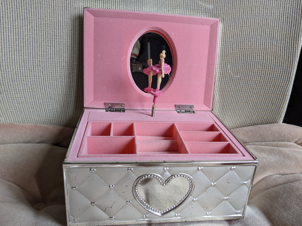 Ballerina Musical Jewelry Box - LENOX 'Childhood Memories™️ image indicator(2)