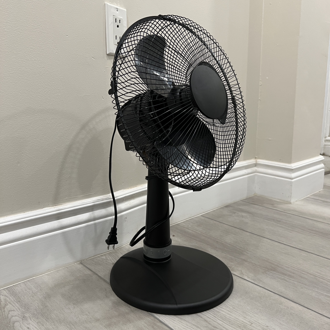 Table Fan 12" - HALF PRICE - photo 3