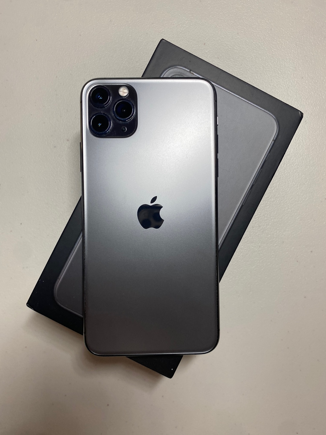 iPhone 11 Pro Max 256gb (Unlocked) - photo 2