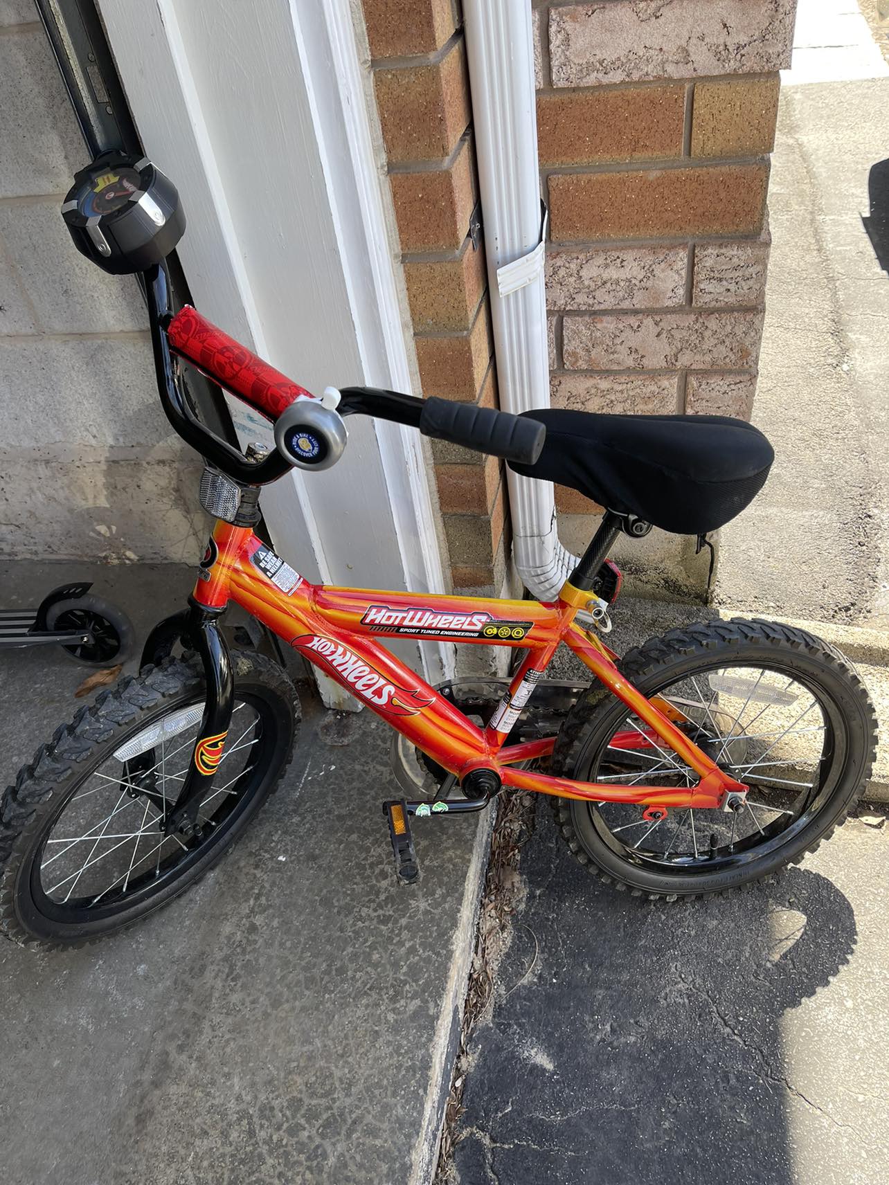 16 Inch Bicycle. 5-9 Kids Bike. - photo 3