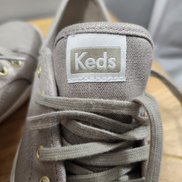 KEDS CHAMPAGNE METALLIC CANVAS SNEAKER.  #size7.5 image indicator(4)