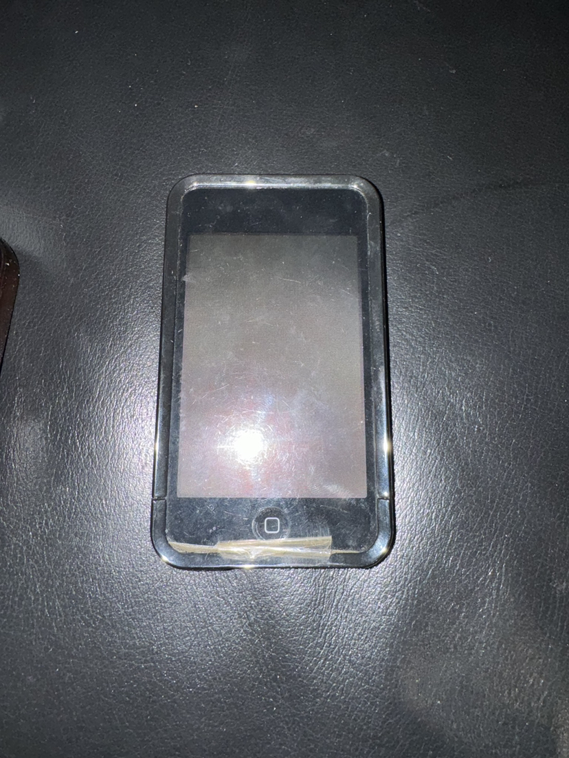 iPod Touch 1st Gen model A1213 (8GB) thumbnail