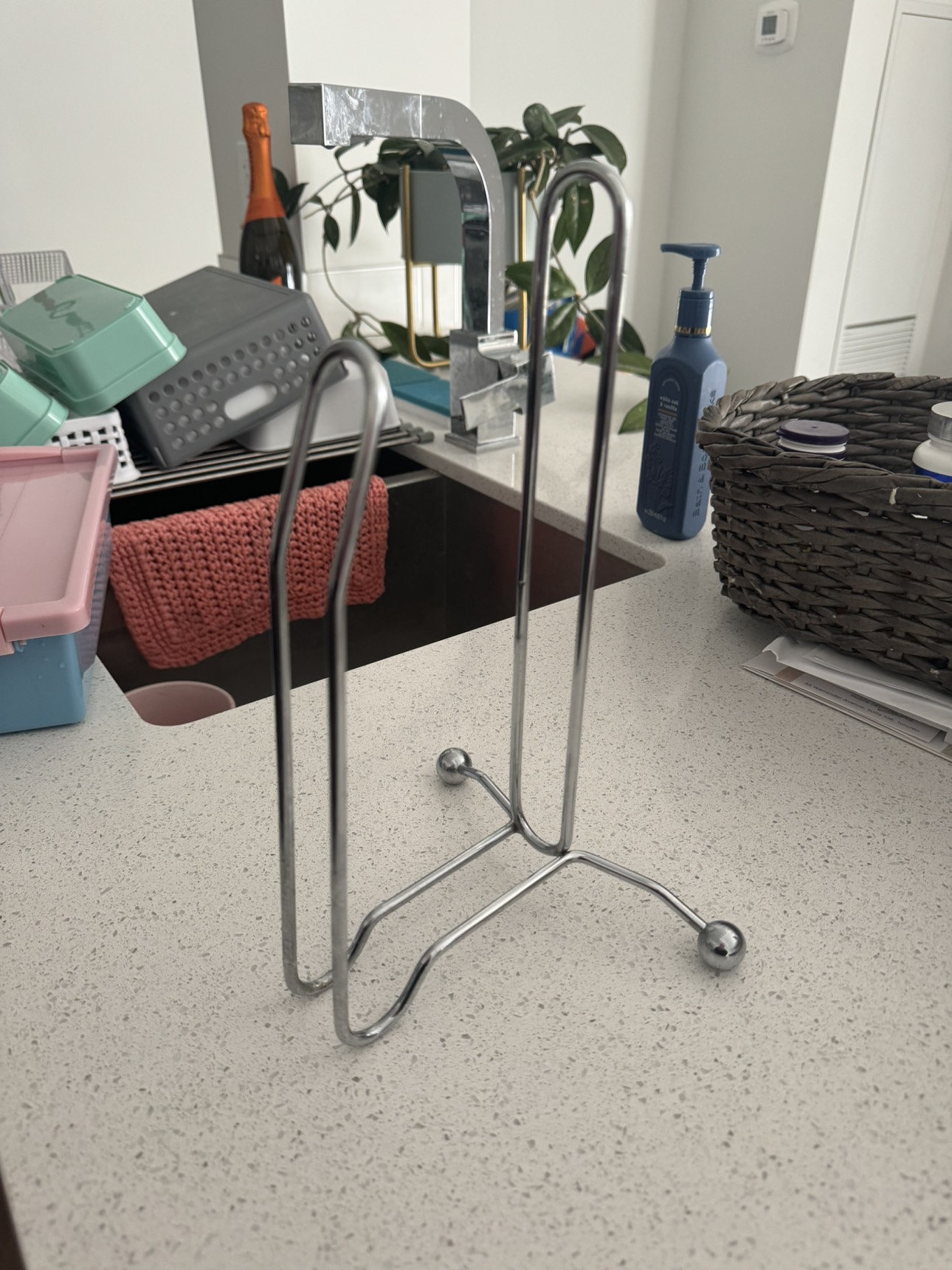 Paper towel holder thumbnail