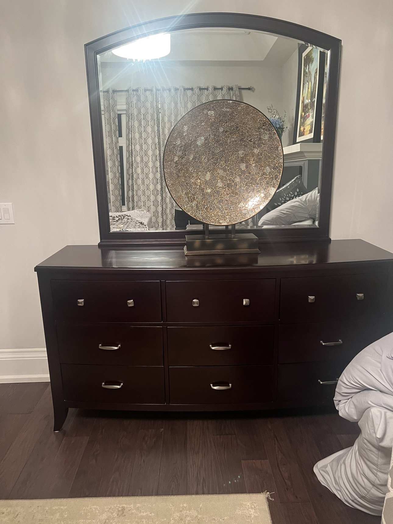 Italian wood dresser with mirror image indicator(2)