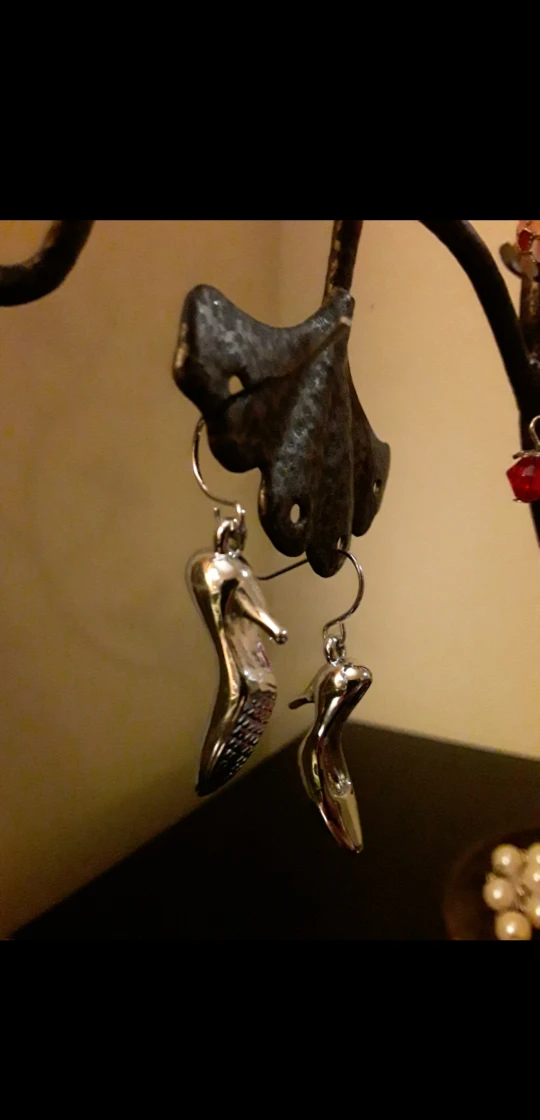earrings (heels)