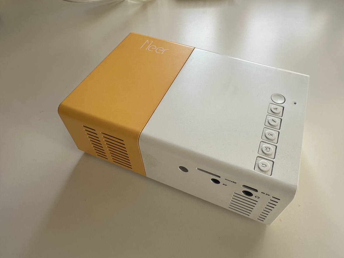 Projector - photo 4