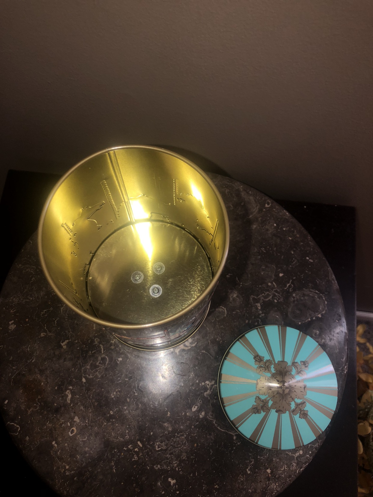 Collectible tin musical carrousel /firm price image indicator(6)