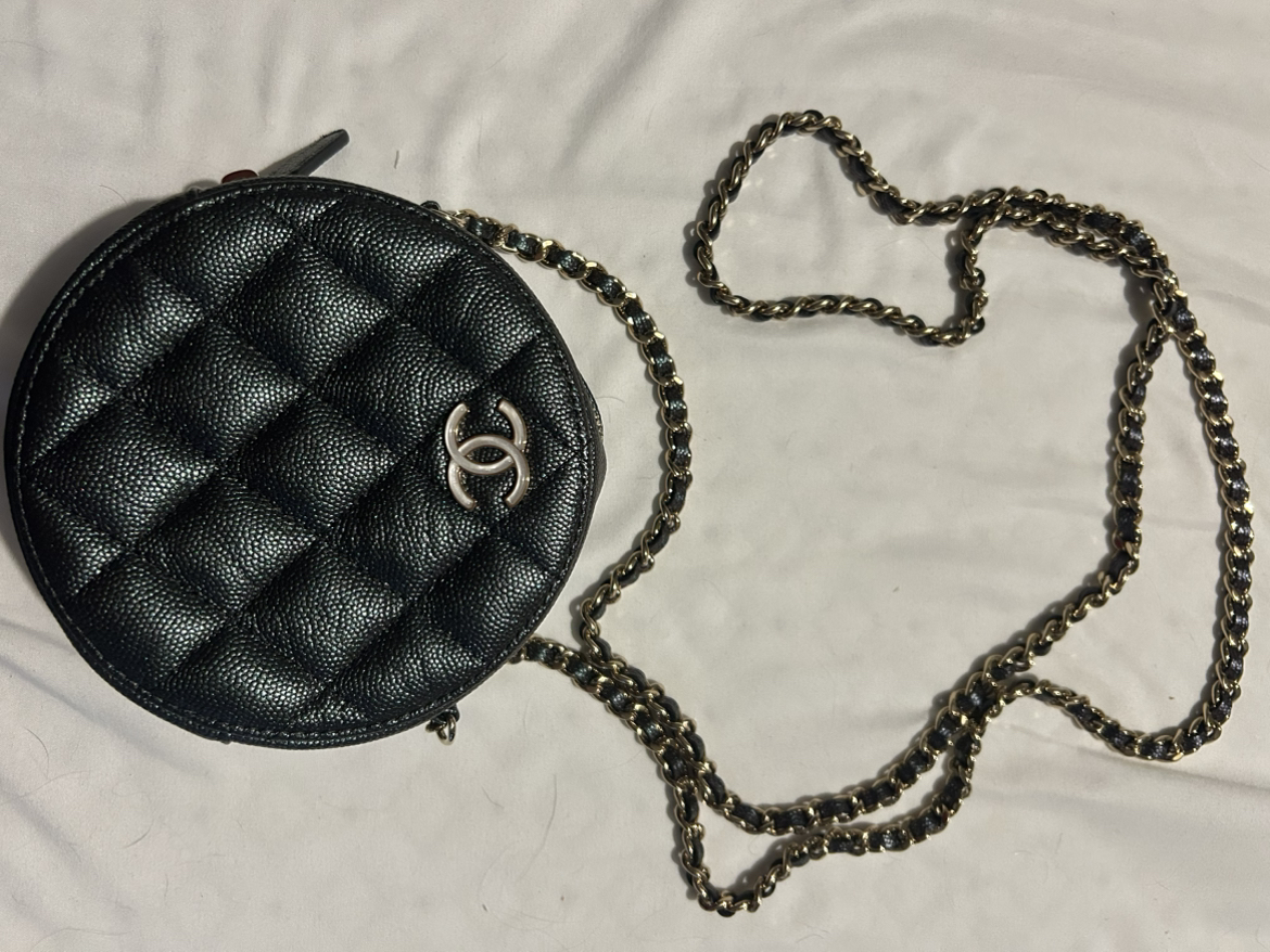 AUTHENTIC CHANEL Caviar Round Clutch w/ Chain - photo 2