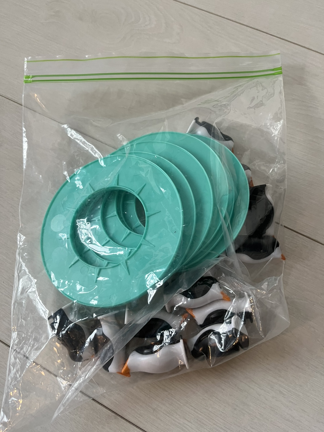 Board game penguin building game - photo 3