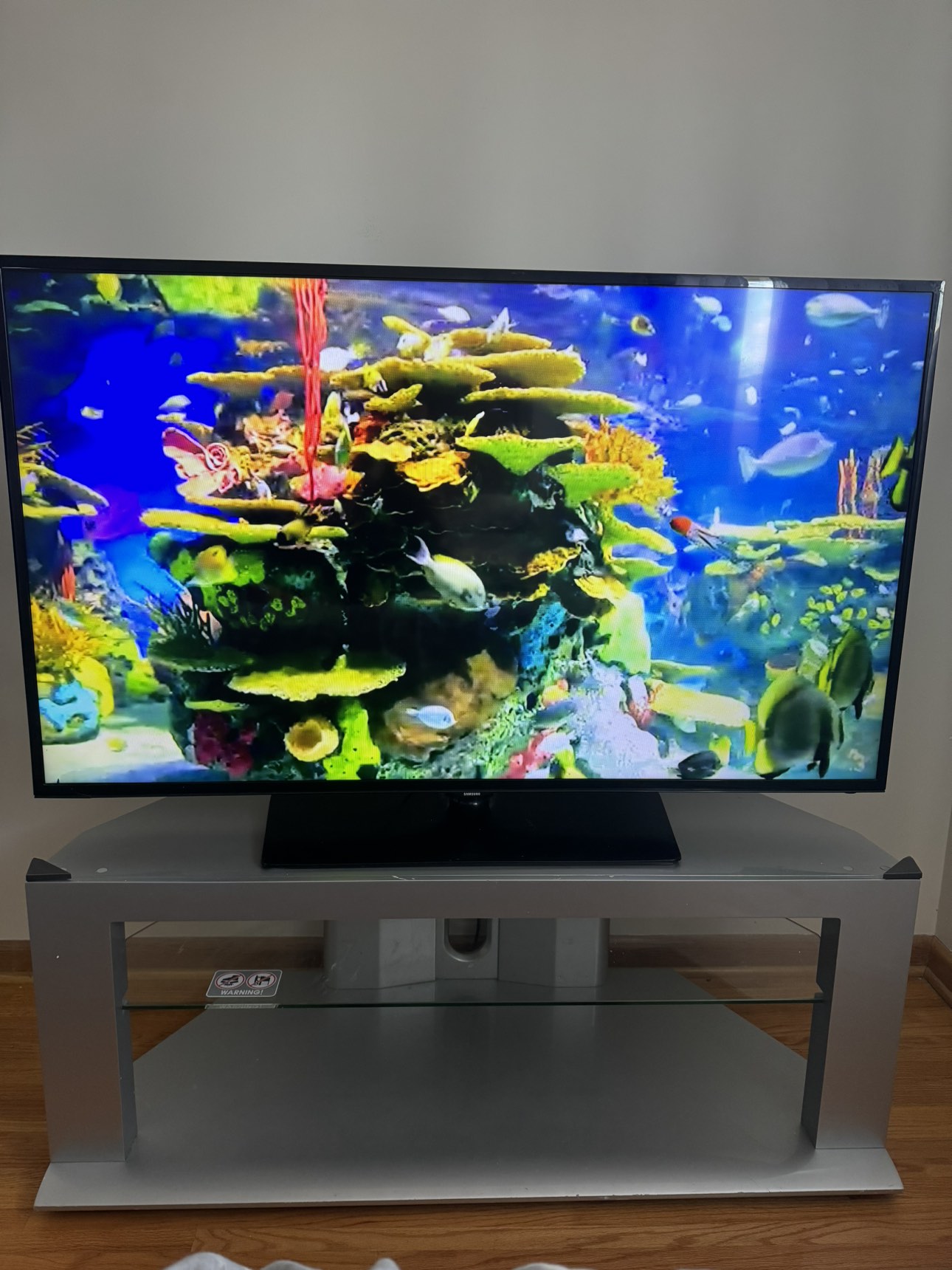 Tv and Tv stand - photo 2