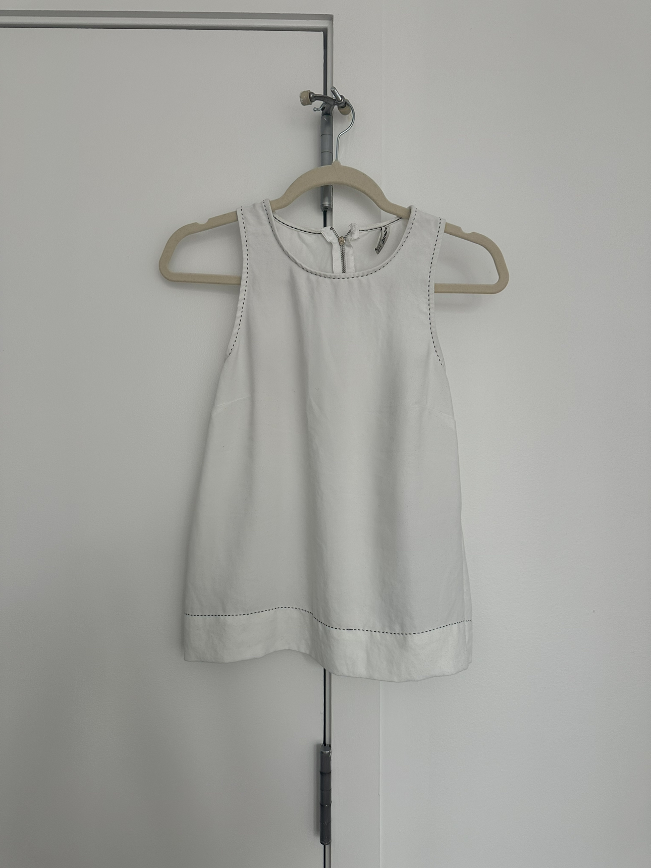 Stradivarius women’s white top - Size XS