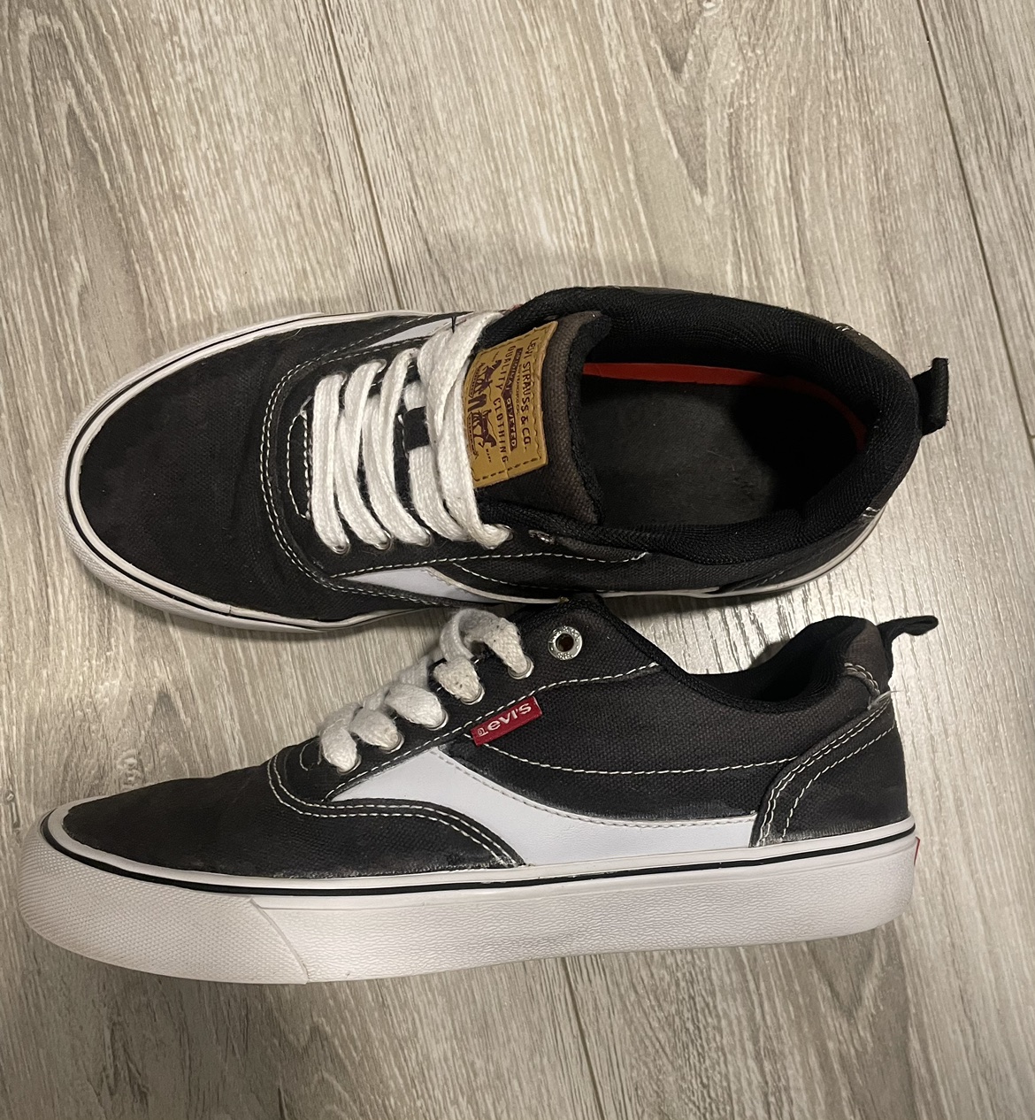 Levi’s Women’s Classic Sneakers! thumbnail