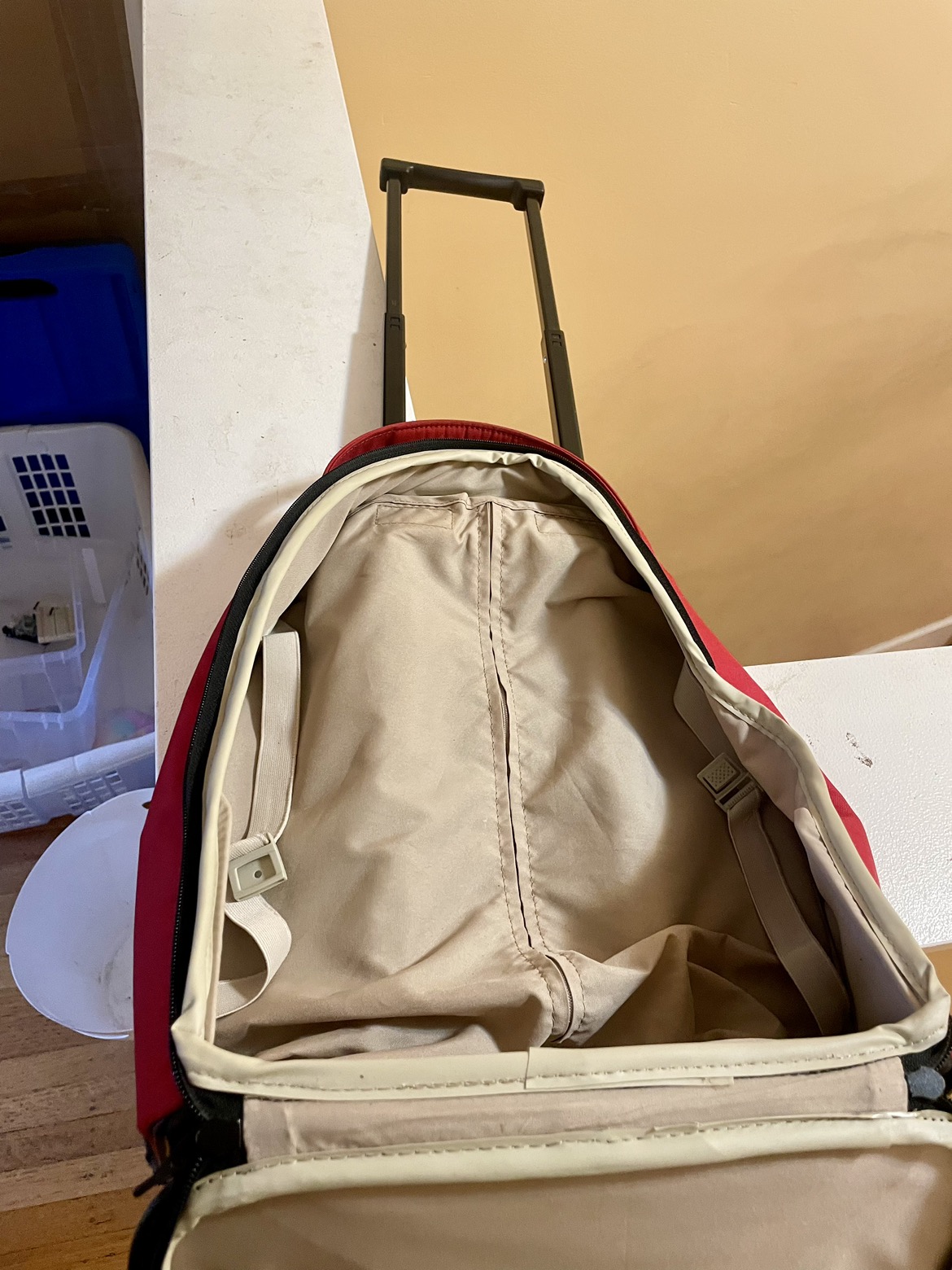 Sammie's Samsonite Child's suitcase image indicator(5)