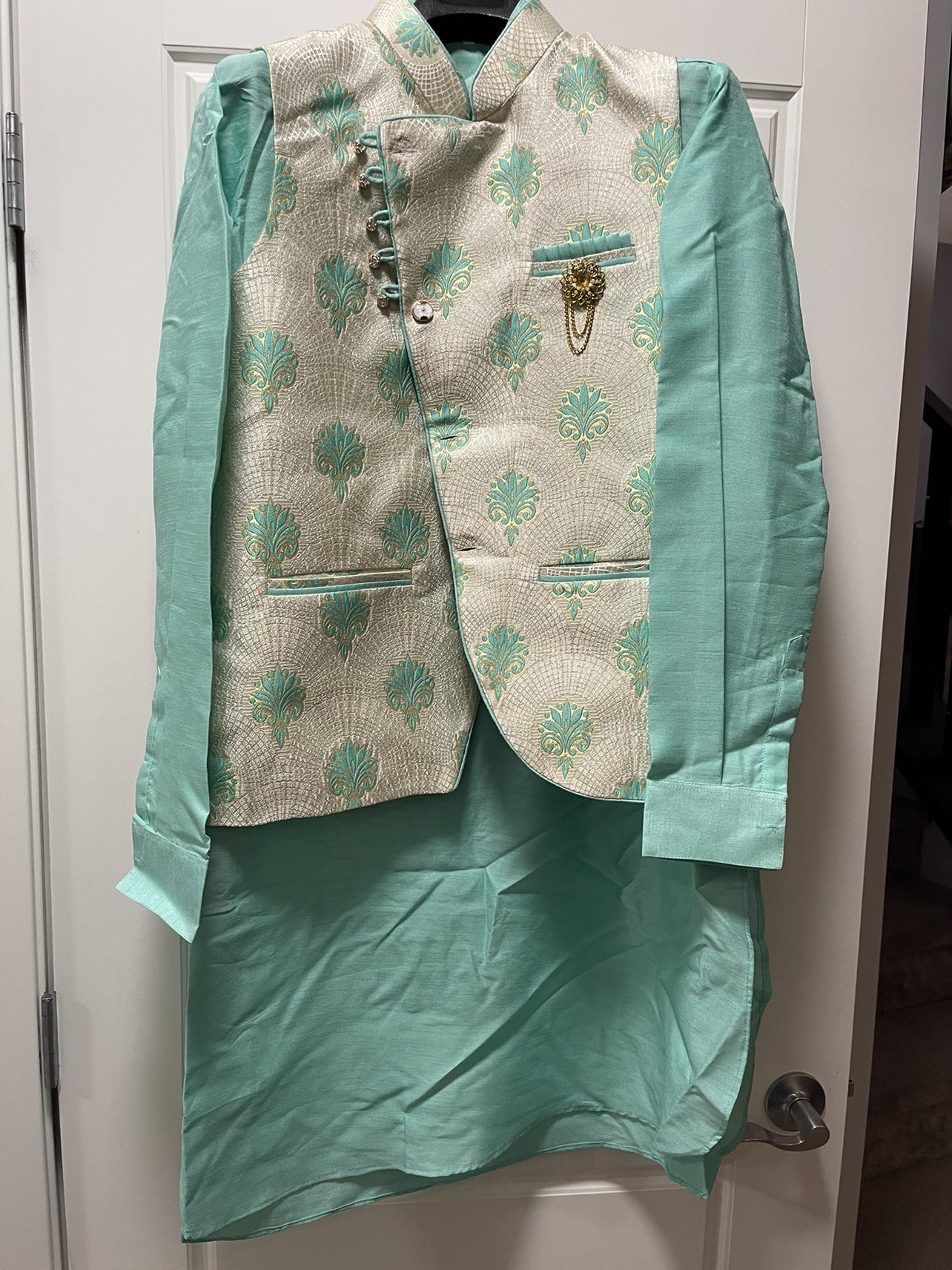 Fancy three piece kurta set