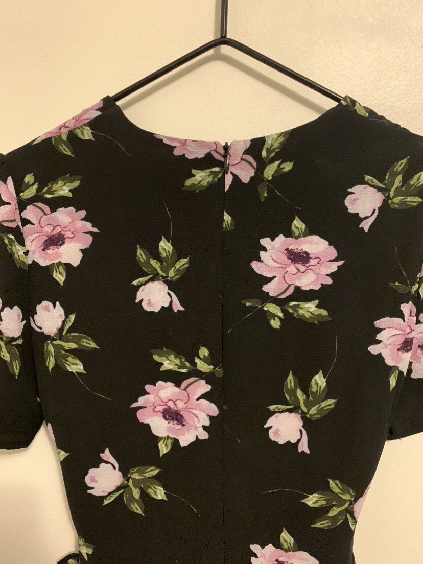 Cute floral dress with ruffles - photo 4