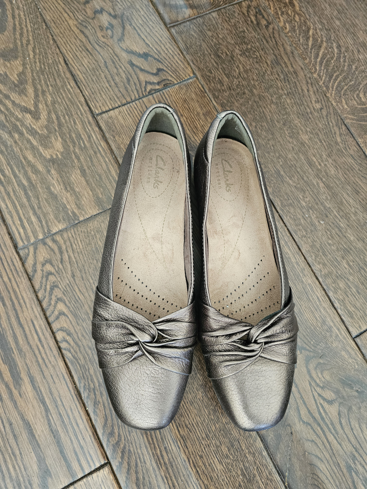 Clarks Women's Shoes, size 9/9.5 thumbnail